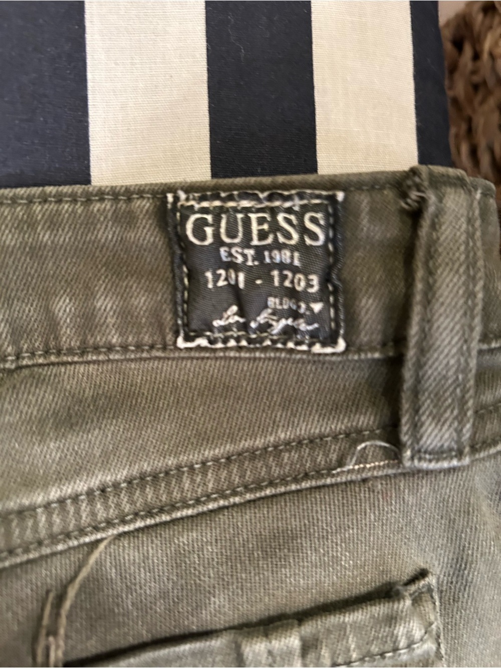 Guess Vintage Olive Green Cargo Skinny Pants with Zipper Details Rare - Picture 4 of 8